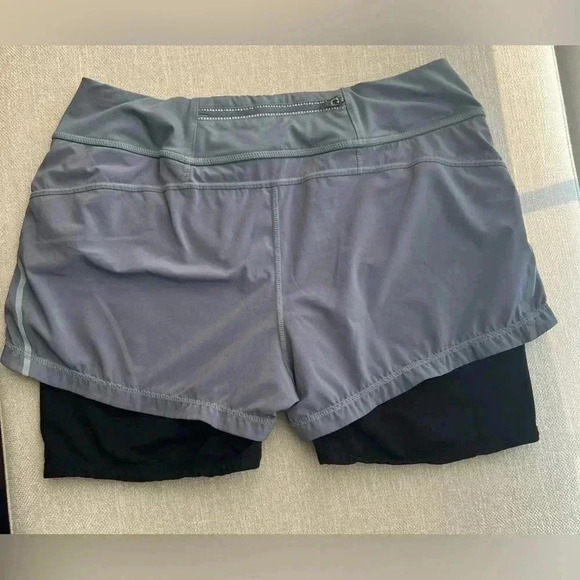 ATHLETA Women's Pulse Running Shorts 2 in 1 Layered blue/ Black Sz M - Picture 4 of 14
